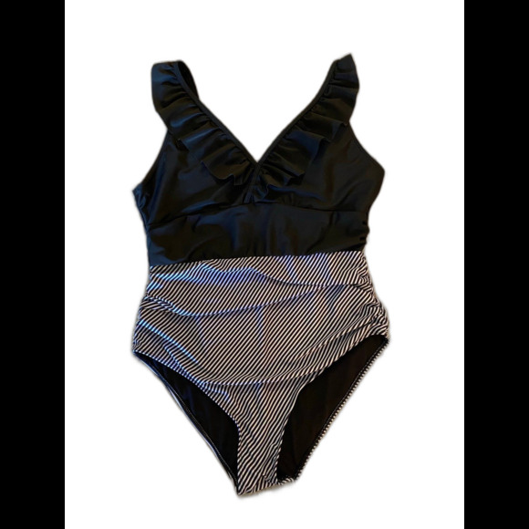 SHEIN Swimsuit one Piece Womens Plus Size 2X Modest  Black & White Pool Cruise - Picture 1 of 10